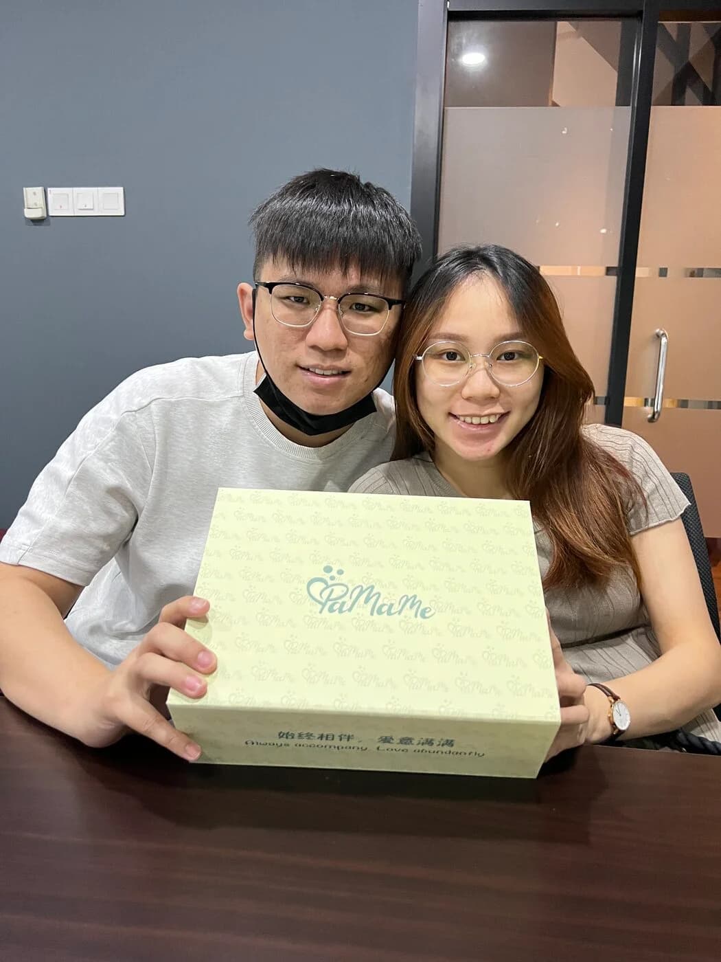 Free PaMaMe Goodies Box — Goodies Box hand-over